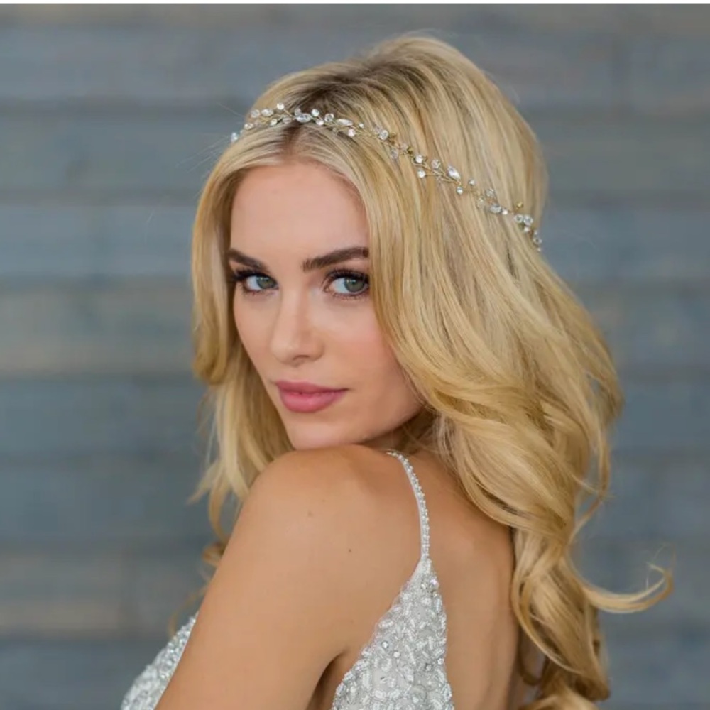 Brides & Hairpins Lucina Crystal Halo